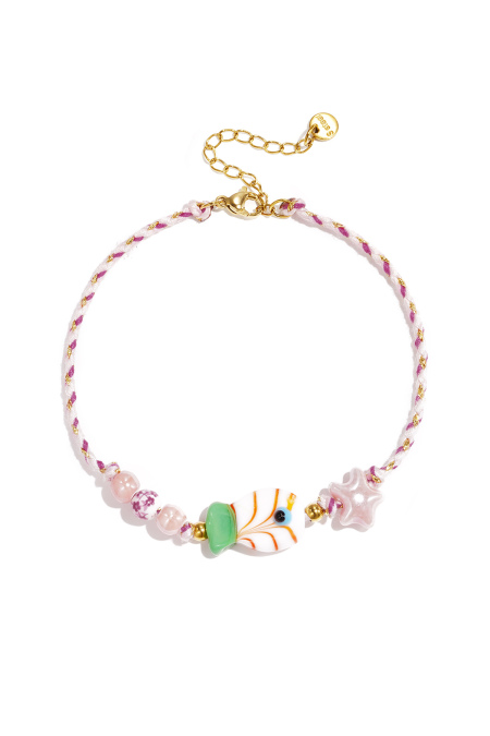 Bracelet de cheville orné d'un motif de corde, de perles en forme de poisson et d'étoile.