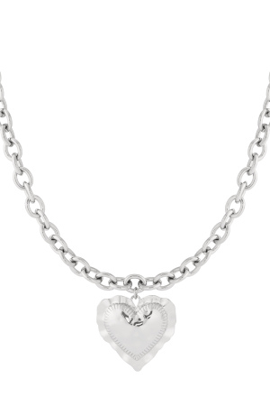 Collier Embrace Heart h5 Image3