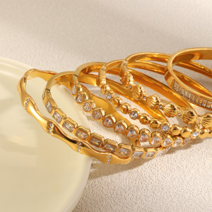 Bracelet Jonc Simple En Forme De Cœur, Rectangulaire, En Acier Inoxydable, Étanche, Couleur Or, Avec Zircon. h5 Image3