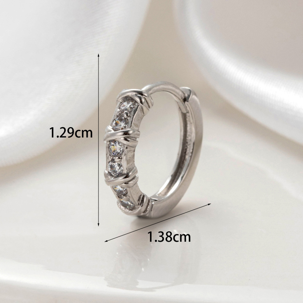 Boucles D'Oreilles Piercing Femme Simple Series Classic Heart En Cuivre Sans Placage, Ornées De Zircon.