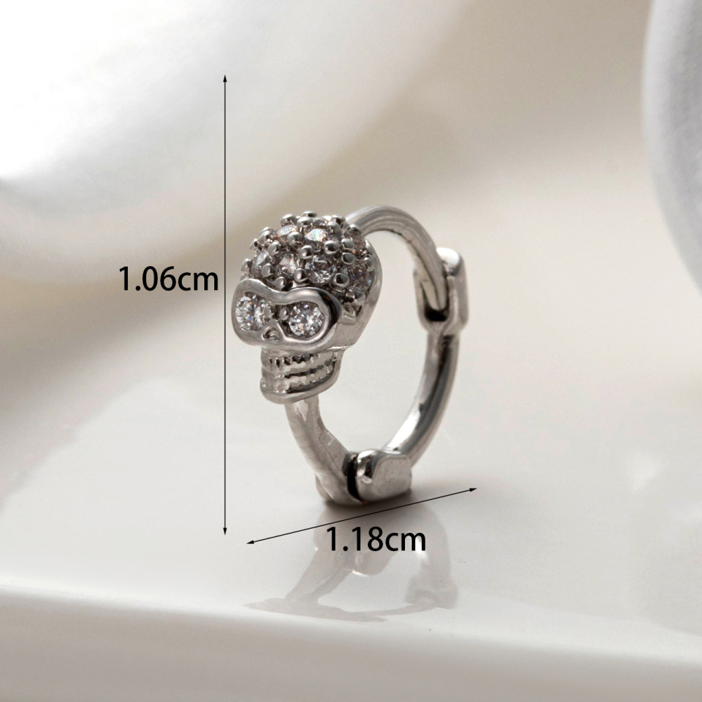 Boucles D'Oreilles Piercing Femme Simple Series Classic Skull En Cuivre Sans Placage, Avec Zircon. 