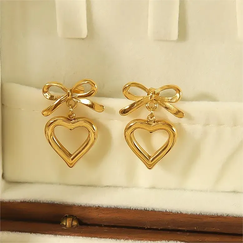 1 Paire De Boucles D'Oreilles Pendantes Classiques En Forme De Cœur, En Acier Inoxydable Plaqué Or, Pour Femme. 