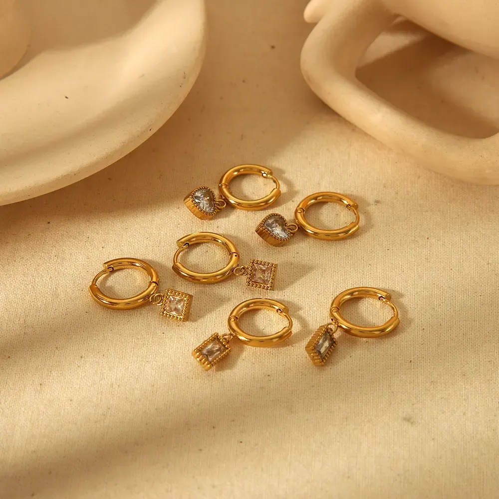 1 Pièce De Boucles D'Oreilles Pendantes Carrées Géométriques En Forme De Cœur En Acier Inoxydable Plaqué Or Classiques Pour Femmes À Porter Au Quotidien