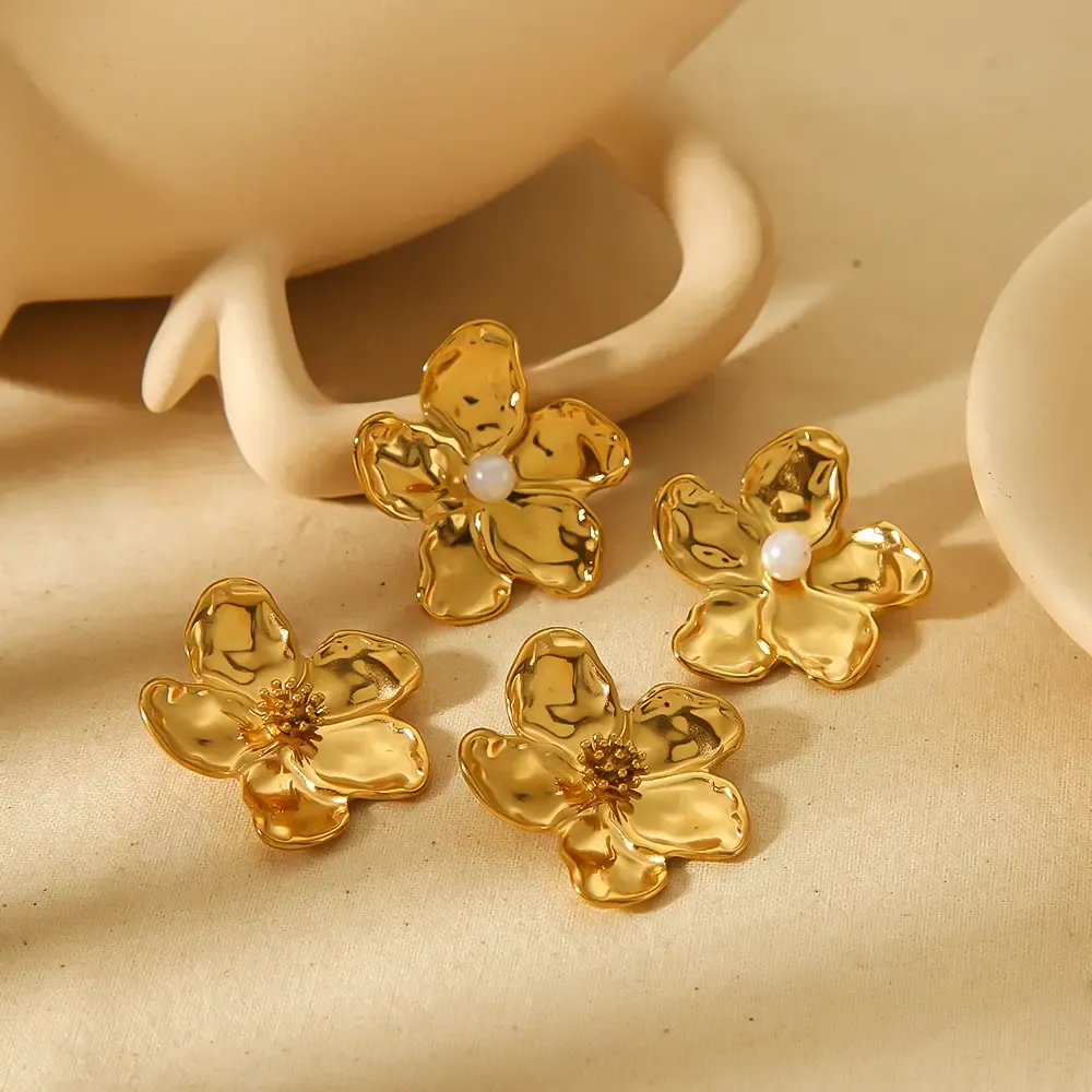 1 Paire De Boucles D'Oreilles Personnalisées En Acier Inoxydable Plaqué Or En Forme De Fleur Martelée Pour Un Usage Quotidien Pour Femme