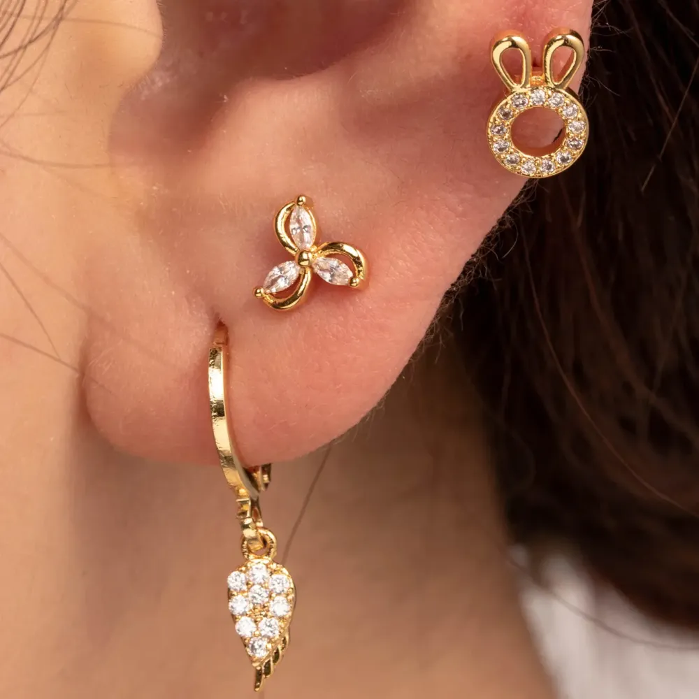 Boucles D'Oreilles Piercing Femme Simple Series Classic Flower En Cuivre Sans Placage, Ornées De Zircon. Image2