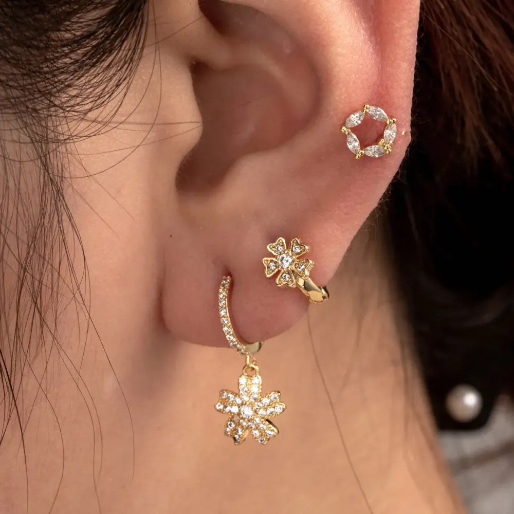 Boucles D'Oreilles Piercing Femme Simple Series Simple Flower En Cuivre Sans Placage, Avec Zircon. Image2
