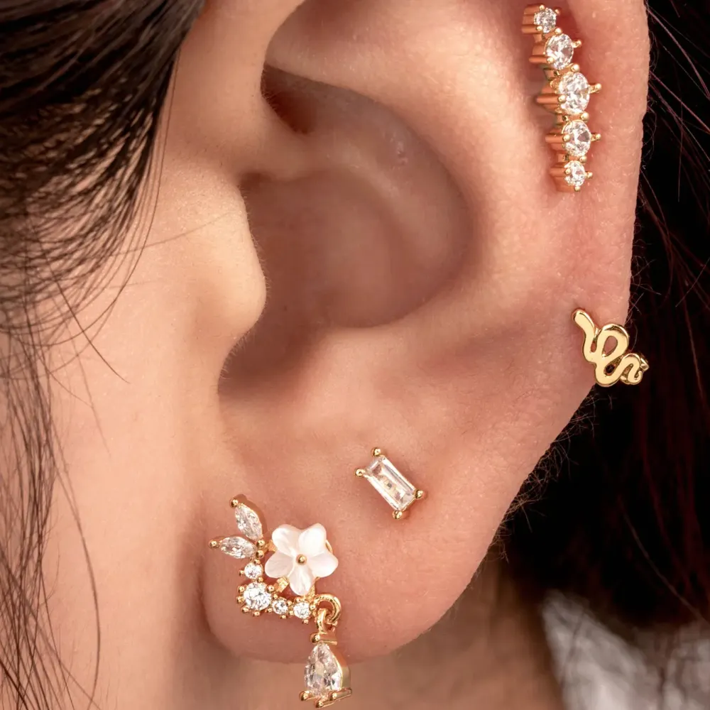 Boucles D'Oreilles Piercing Femme Simple Series Simple Flower En Cuivre Sans Placage, Avec Zircon. Image2