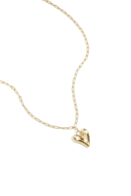 Collier avec cœur suspendu et perles