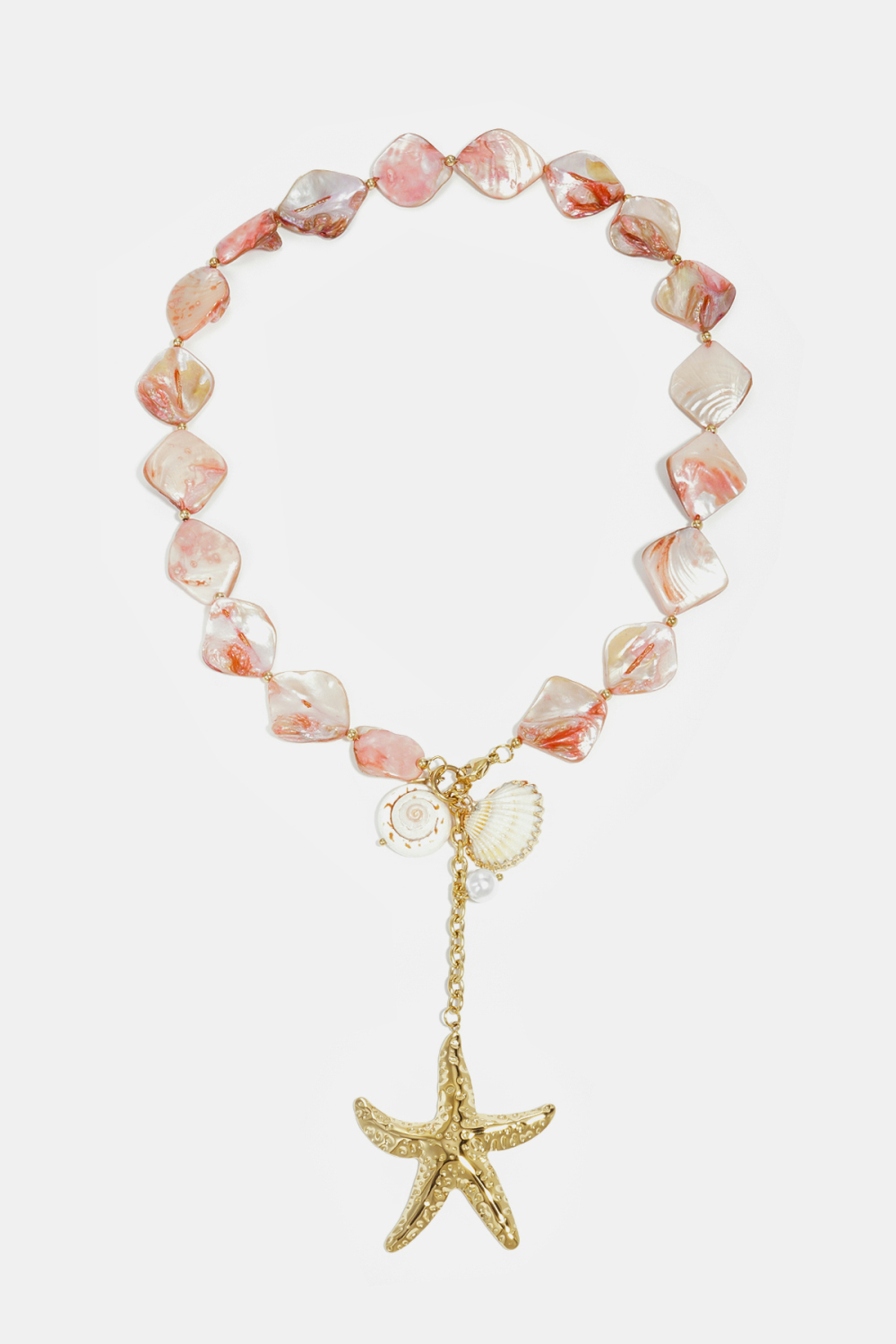 Collier Orné De Perles De Coquillage, De Breloques Et D'Une Étoile De Mer Suspendue. Image3