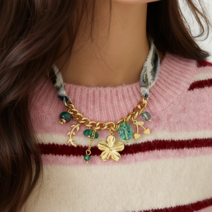 Collier Pendentif En Acier Inoxydable Étanche Couleur Or Avec Motif De Cerisier h5 Image2