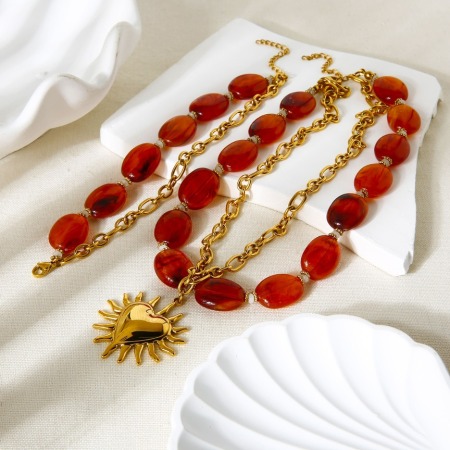 Ensemble de colliers rétro en perles acryliques et breloques en forme de cœur couleur or