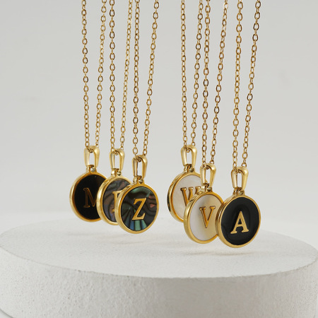 Collier pendentif femme classique en acier inoxydable, couleur or, avec lettre et coquillage étanche (1 pièce)