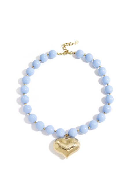 Collier de perles avec cœur suspendu