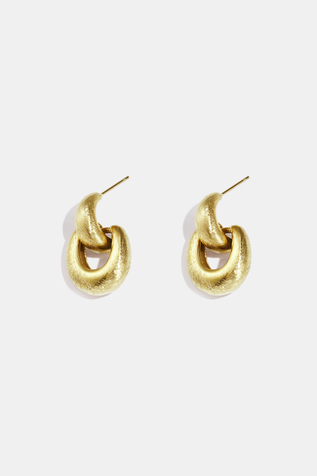 Boucles d'oreilles à maillons organiques avec un effet mat