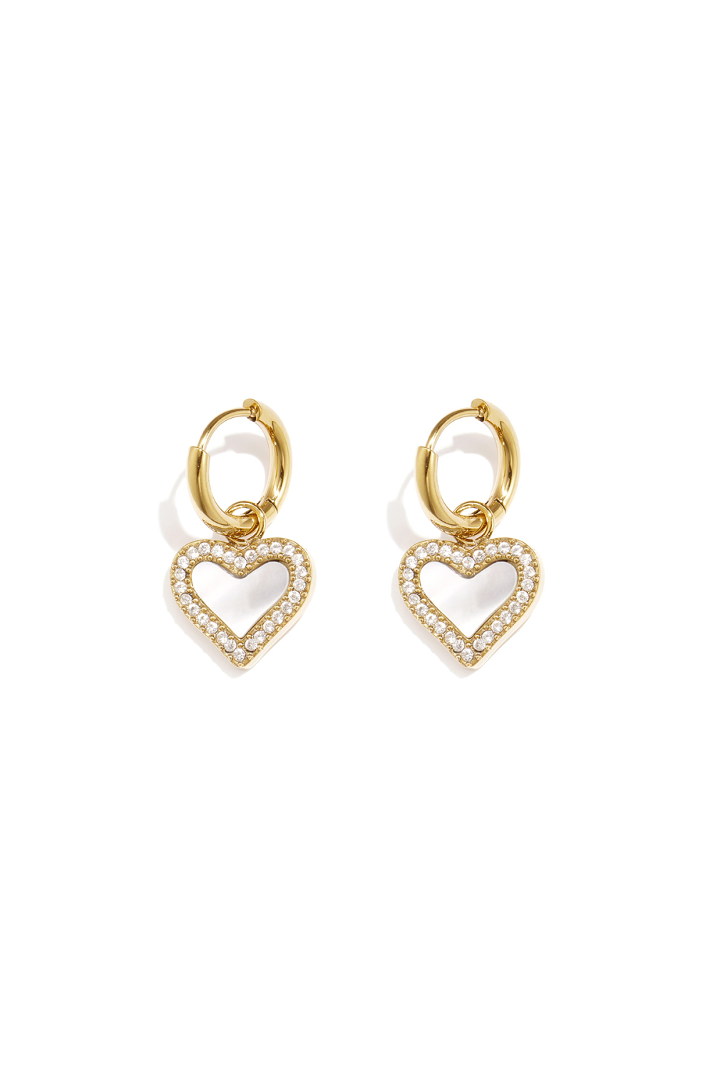 Boucles D'Oreilles Avec Des Cœurs Pendants En Nacre