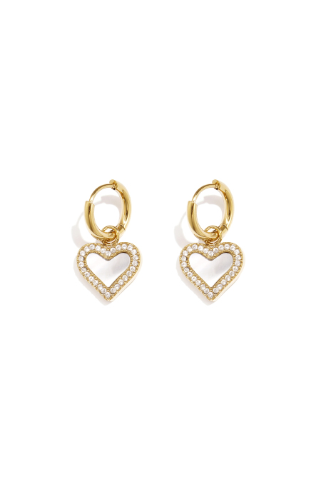 Boucles d'oreilles avec des cœurs pendants en nacre