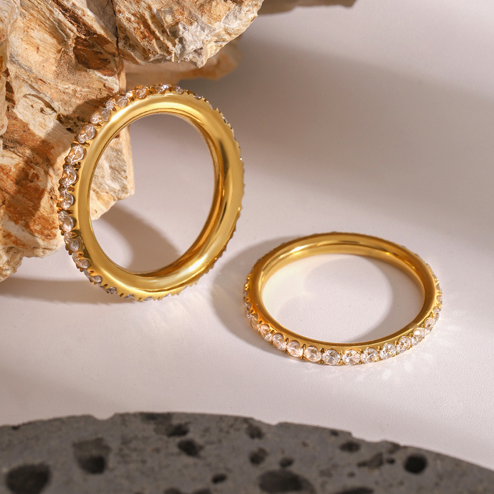 1 Paire De Bagues Simples Classiques En Acier Inoxydable Plaqué Or  Avec Strass Pour Femme Image2