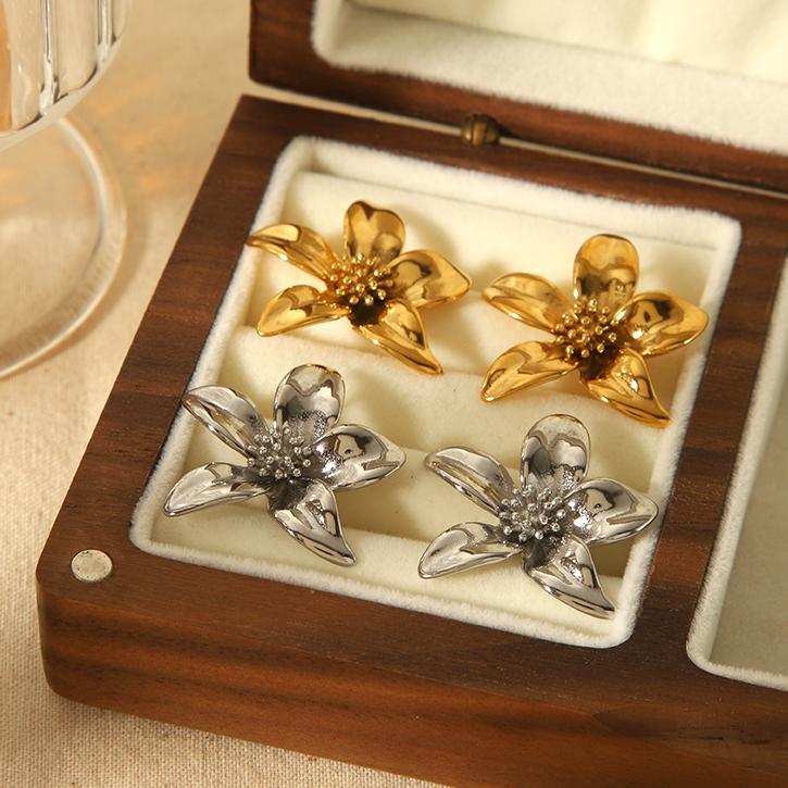 1 Paire De Boucles D'Oreilles À Tige En Acier Inoxydable Plaqué Or  Pour Femme, Série Simple, Motif Fleur Douce 