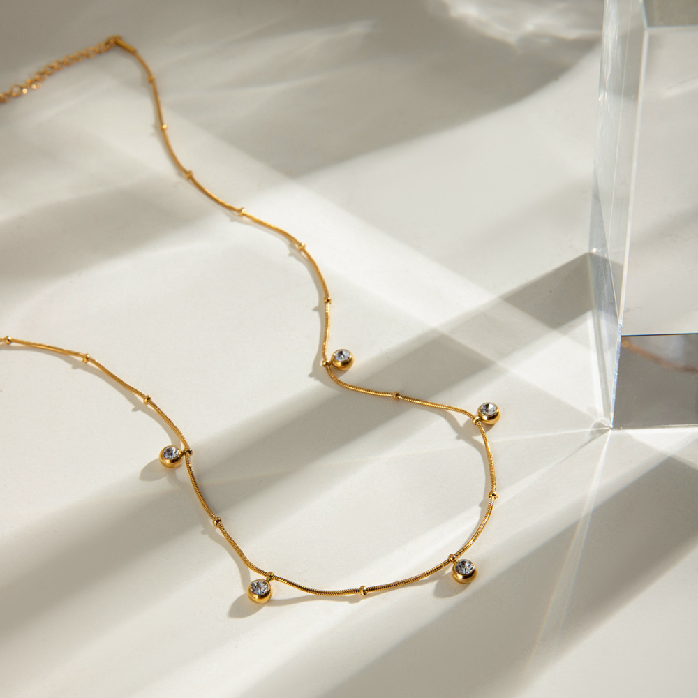 Collier Avec Pendentif Géométrique En Acier Inoxydable Plaqué Or  Et Zircon Pour Femme, Série Simple Et Décontractée, 1 Pièce 