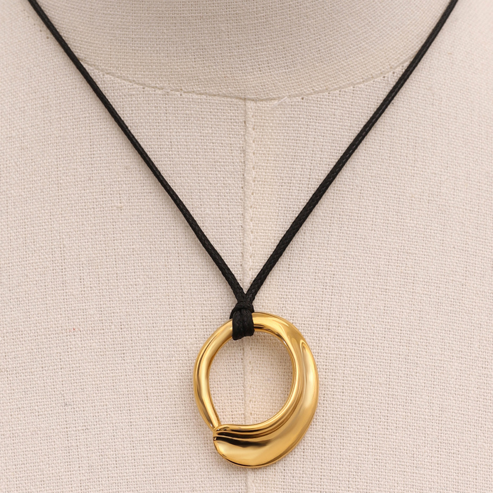 Collier Avec Pendentif Géométrique En Acier Inoxydable Plaqué Or Pour Femme, Série Simple Et Décontractée, 1 Pièce Image4