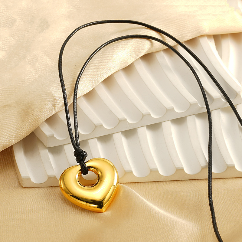 Collier Avec Pendentif En Forme De Cœur Classique En Acier Inoxydable Plaqué Or  Pour Femme, Série Simple, 1 Pièce Image4