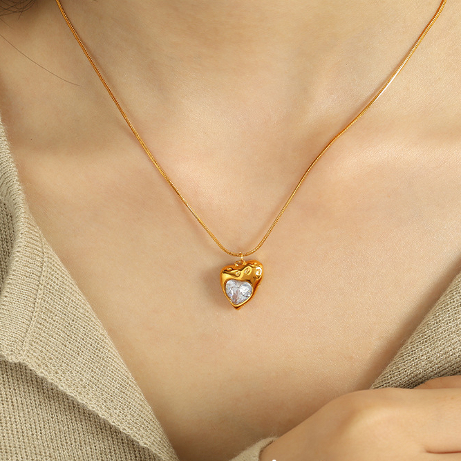 Collier Avec Pendentif En Forme De Cœur Rétro En Acier Inoxydable Plaqué Or  Et Zircon Pour Femme, Série Simple Image4