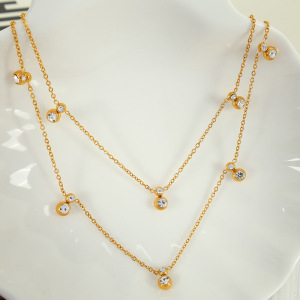 Collier Avec Pendentif Géométrique Simple En Acier Inoxydable Plaqué Or Et Strass Pour Femme, 1 Pièce h5 Image4