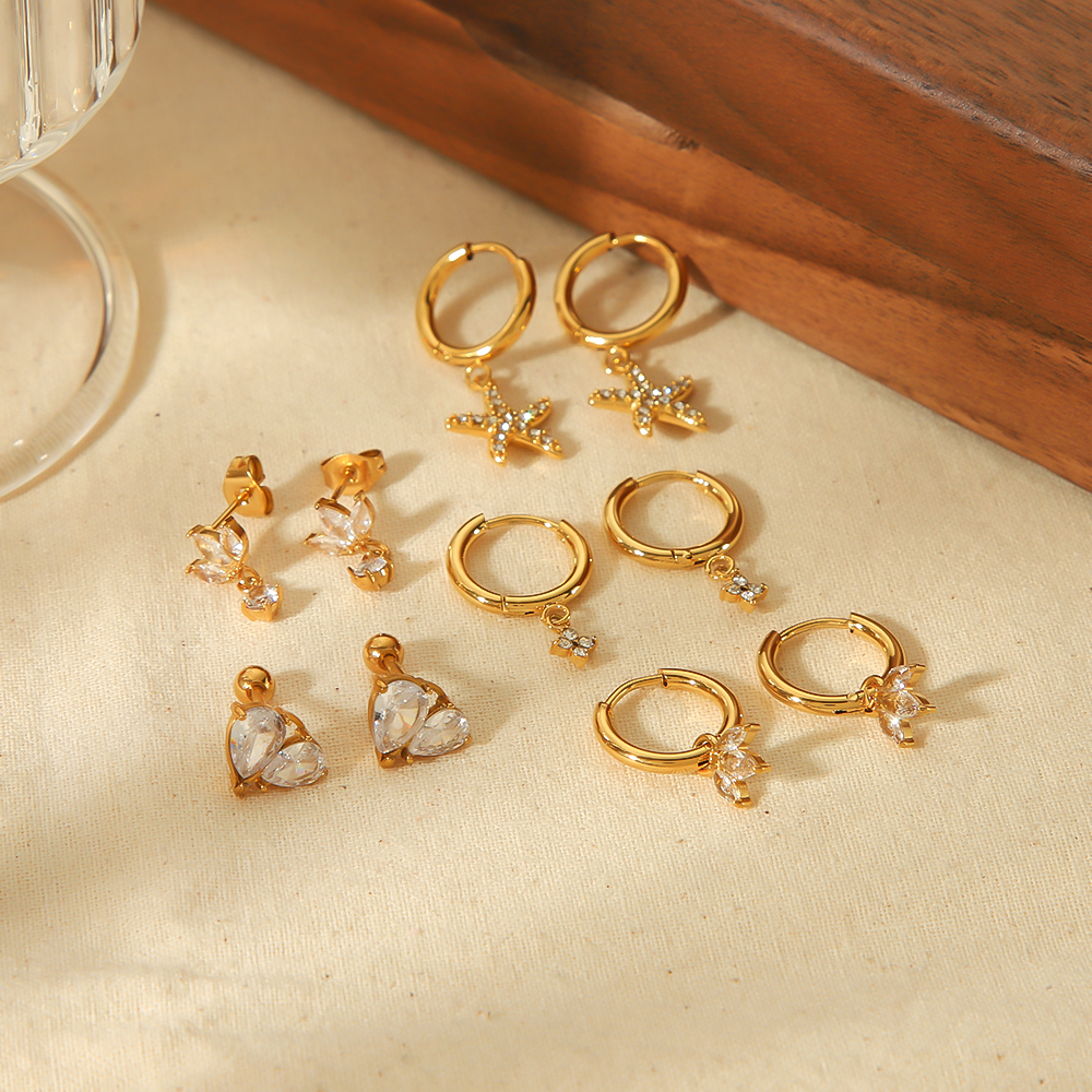 1 Paire De Boucles D'Oreilles Pendantes En Acier Inoxydable Plaqué Or  Exquises Et À La Mode Avec Fleur En Diamant Pour Un Usage Quotidien Pour Les Femmes Image2