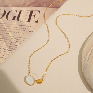 Collier Élégant Avec Pendentif Géométrique En Acier Titane Plaqué Or , Série Romantique, Pour Femme h5 Image3