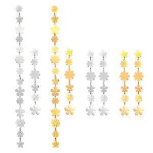 Boucles D'Oreilles Pendantes Asymétriques En Acier Inoxydable Doré, Ornées De Petites Marguerites Et D'Un Pompon Élégant. h5 Image4