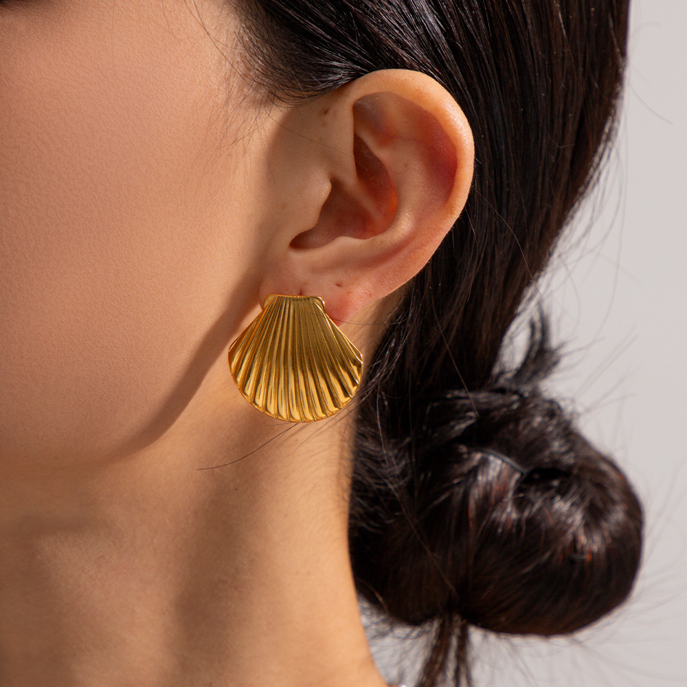 Bijoux Européens Et Américains De Nouvelle Série D'Éléments Marins Pour Femmes, Boucles D'Oreilles Et Colliers En Acier Titane De Luxe Haut De Gamme En Gros Image2