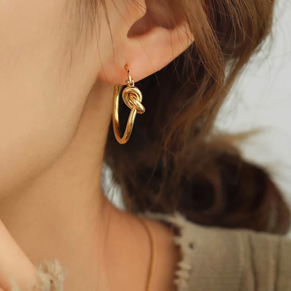 Boucles D'Oreilles Puces Pour Femme, Style Élégant Et Raffiné, En Acier Inoxydable Doré, Imperméables, En Forme De Nœud. 1 Paire h5Image4