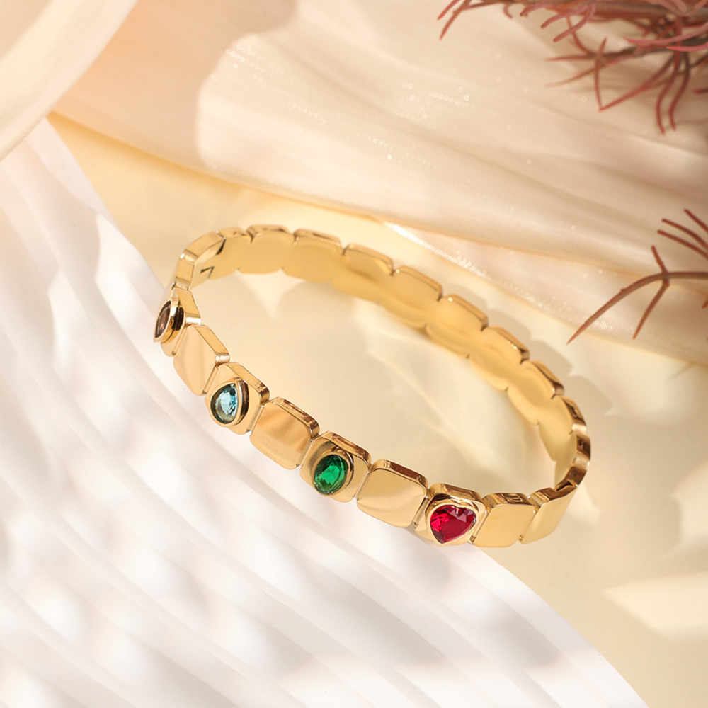 Bracelet Jonc Élégant Et Coloré En Acier Inoxydable Doré, Orné D'Un Cœur, Collection De Luxe (1 Pièce) Image2