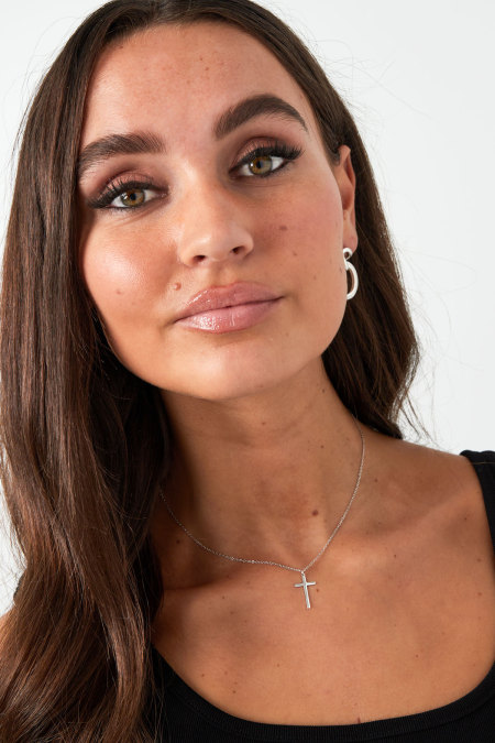 collier breloque croix 2