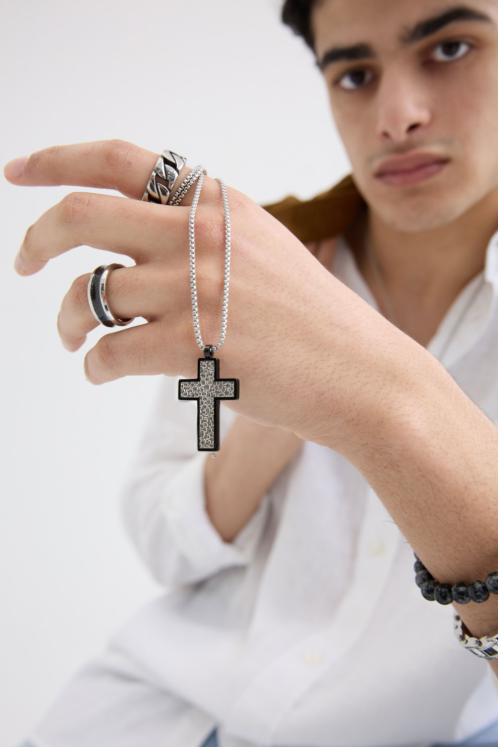 Collier Avec Breloque Structurée Croix h5Image3