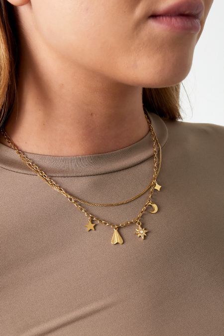 collier breloques intemporelles 2