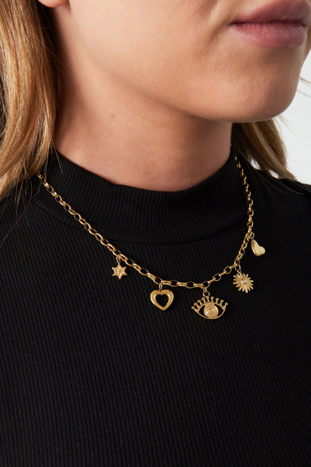 collier charm wonderland 2