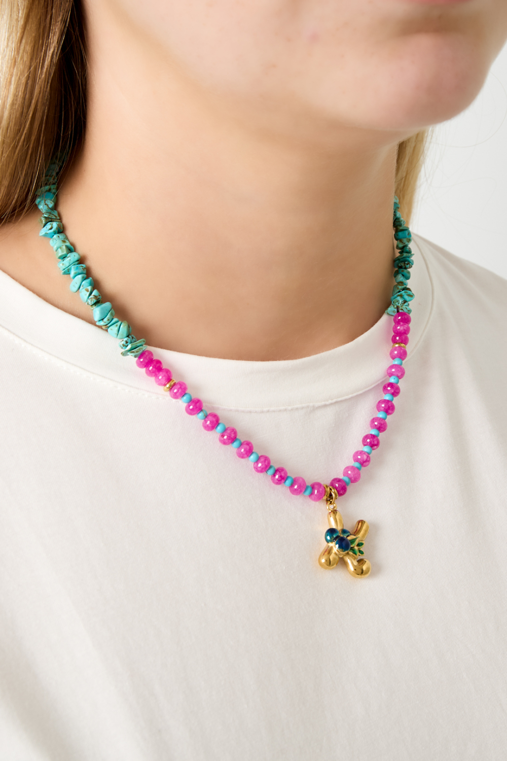 Collier Initiales En Perles Avec Breloques Image3