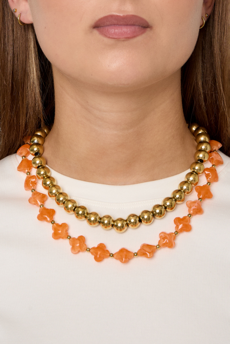 Collier de perles avec des perles en forme de trèfle 2