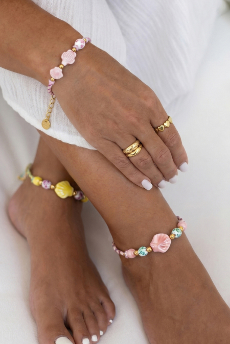 Bracelet de cheville en corde orné de coquillages et de perles 2