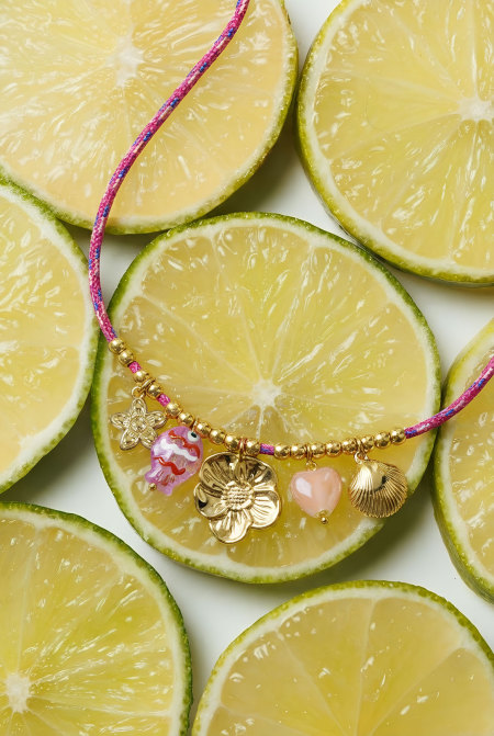 Collier En Cordon Coloré Avec Pendentifs Variés Et Pendentif Poisson 2