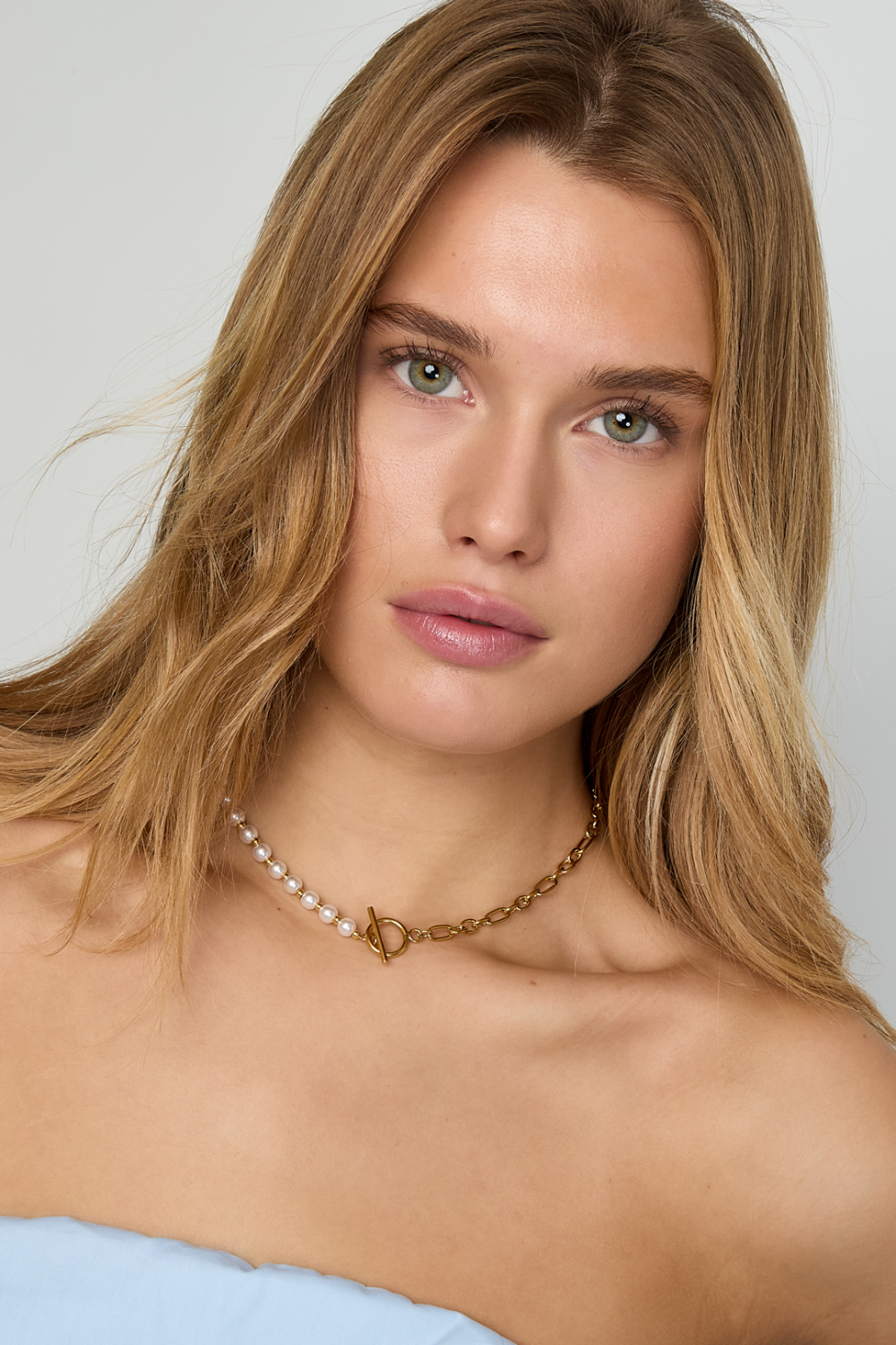 Collier De Perles Et Maillons Avec Fermoir Sur Le Devant h5Image2