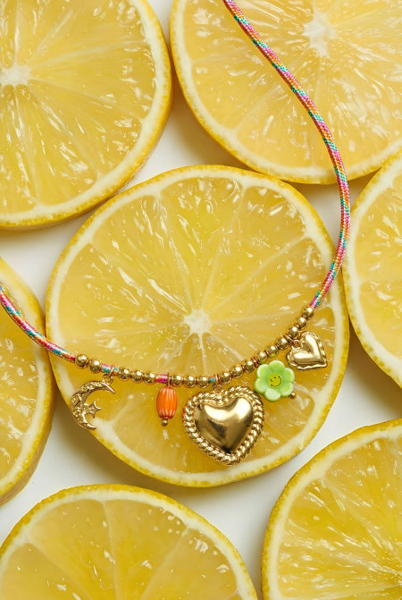 Collier En Cordon Coloré Avec Pendentifs Variés 2