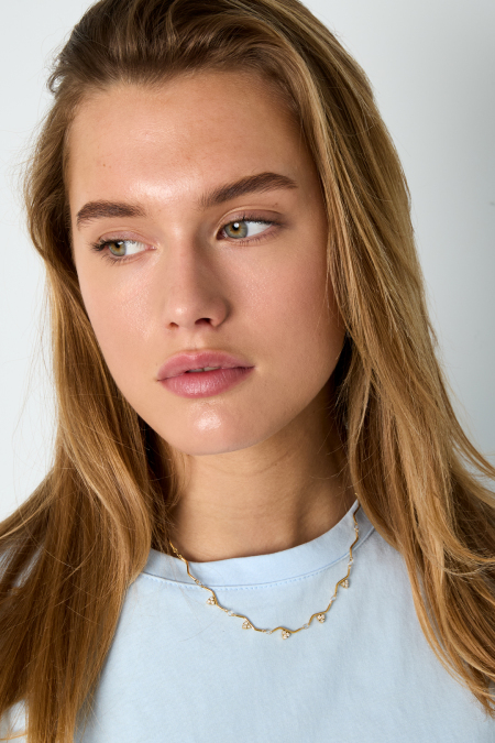 Collier orné de pierres à motif en zigzag 2