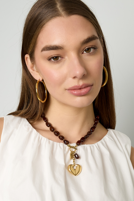 Collier de perles squovales avec pendentif cœur 2