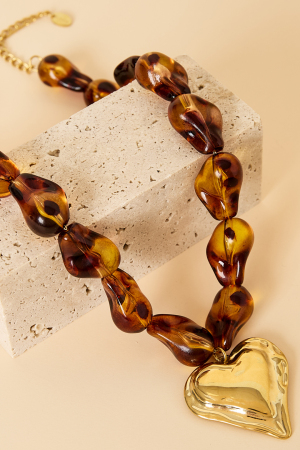 Collier De Perles Aux Formes Naturelles Et Orné D'Un Cœur Suspendu h5 Image3