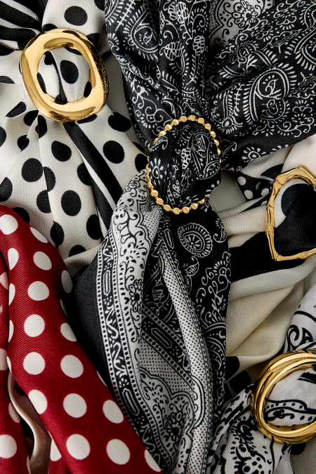 Pince à foulard ovale à pois 2