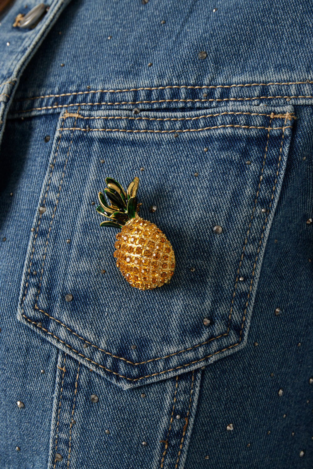 Broche Ananas h5Image2