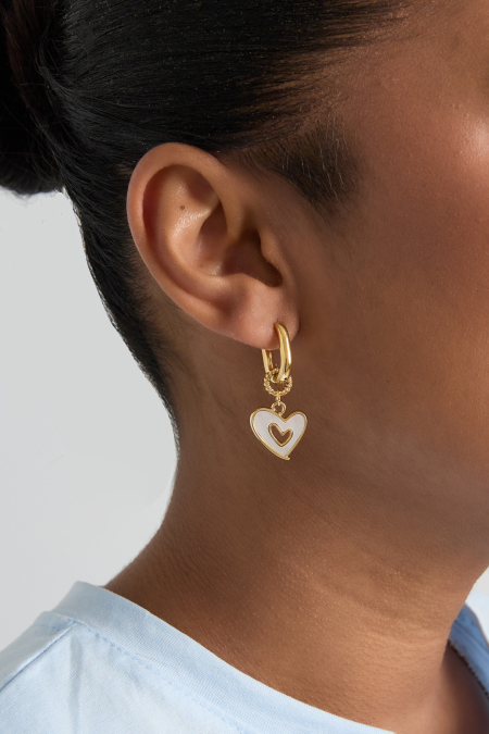 Boucles d'oreilles squovales avec des cœurs pendants en nacre 2