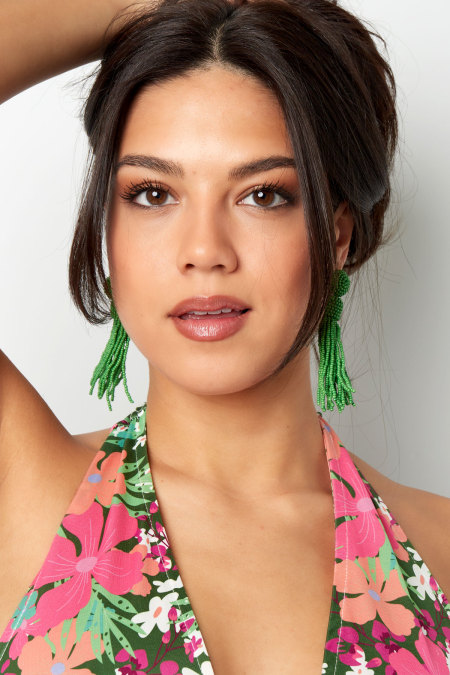 Boucles d'oreilles pompon perlé - perles de verre fuchsia 2